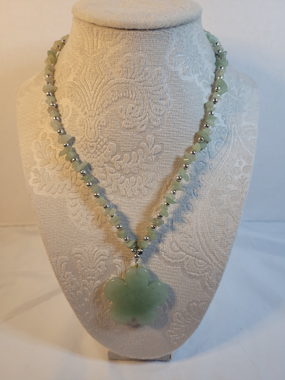 Light Green Aventurine Flower Pendant Necklace (C4)